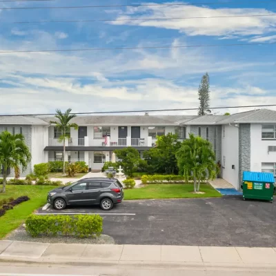 waterfront-apartments-cape-coral-fl-building-photo (1)