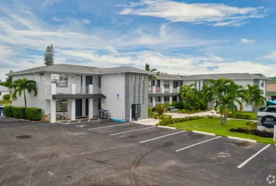 waterfront-apartments-cape-coral